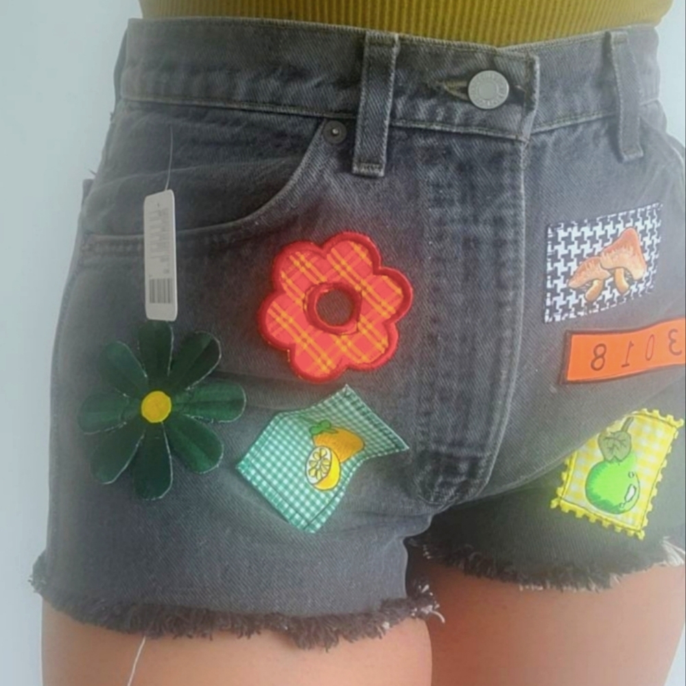 Levis short